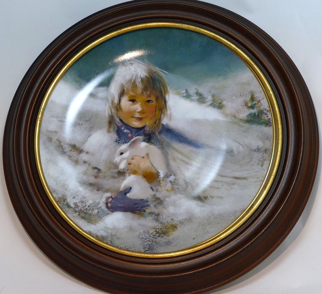 Fine china by viletta 1980 snow bunny by thornton utz collectors plate   mint