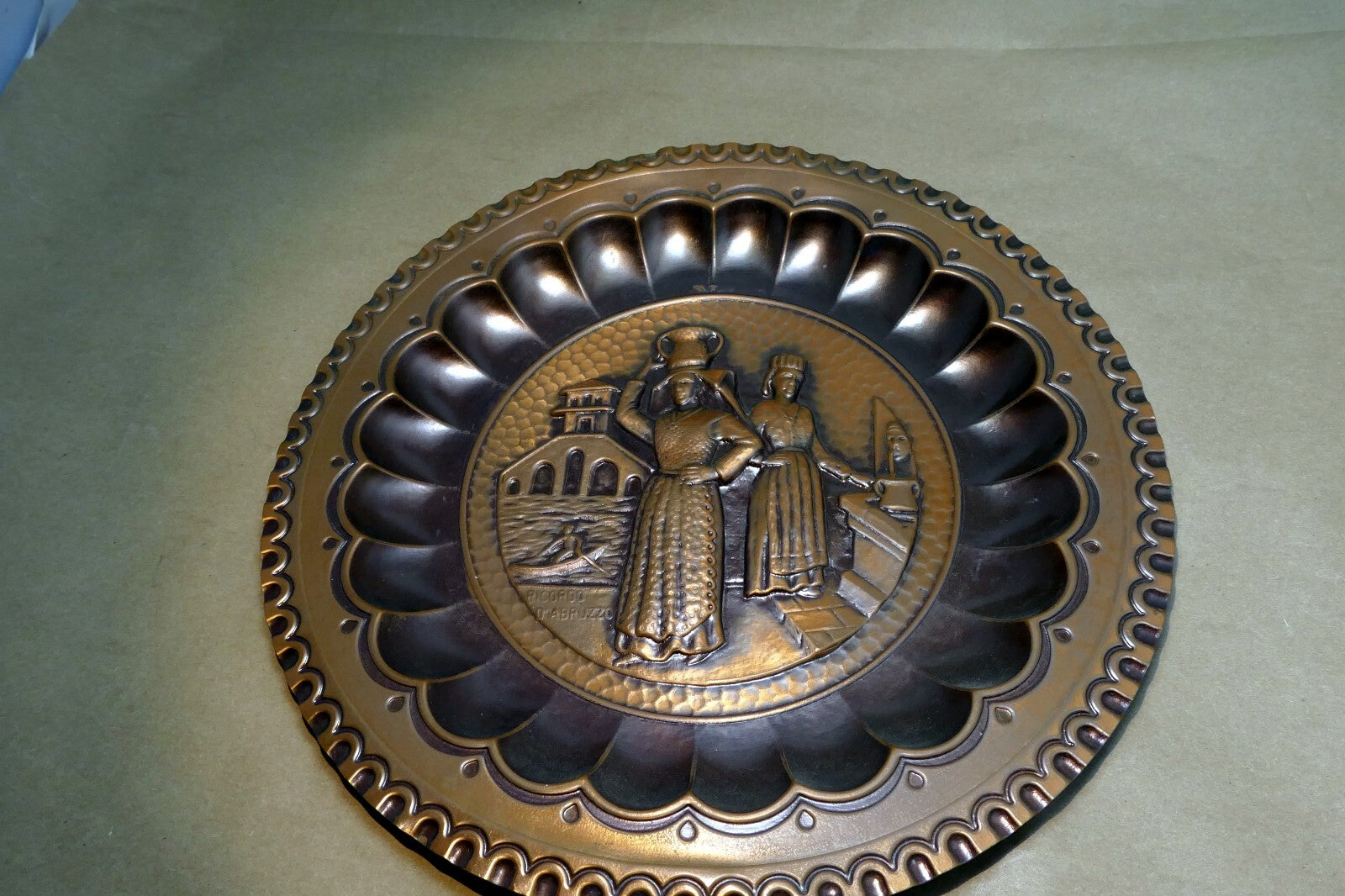 Ricordo D’Abruzzo 3D Copper 10" Plate hanging Wall Art decor Italy lady