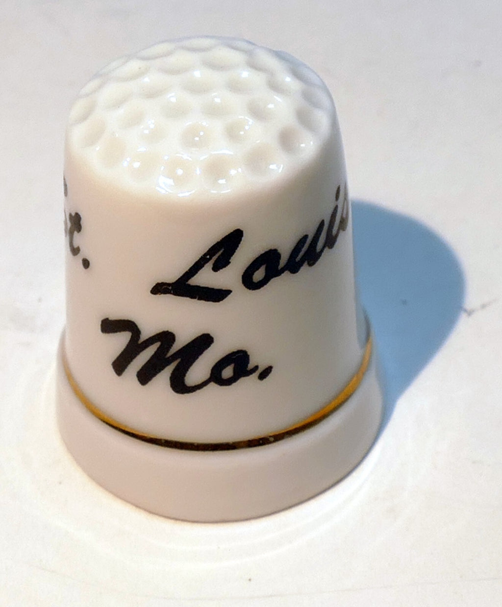 Porcelain Thimble Souvenir St. Louis  MO Missouri US