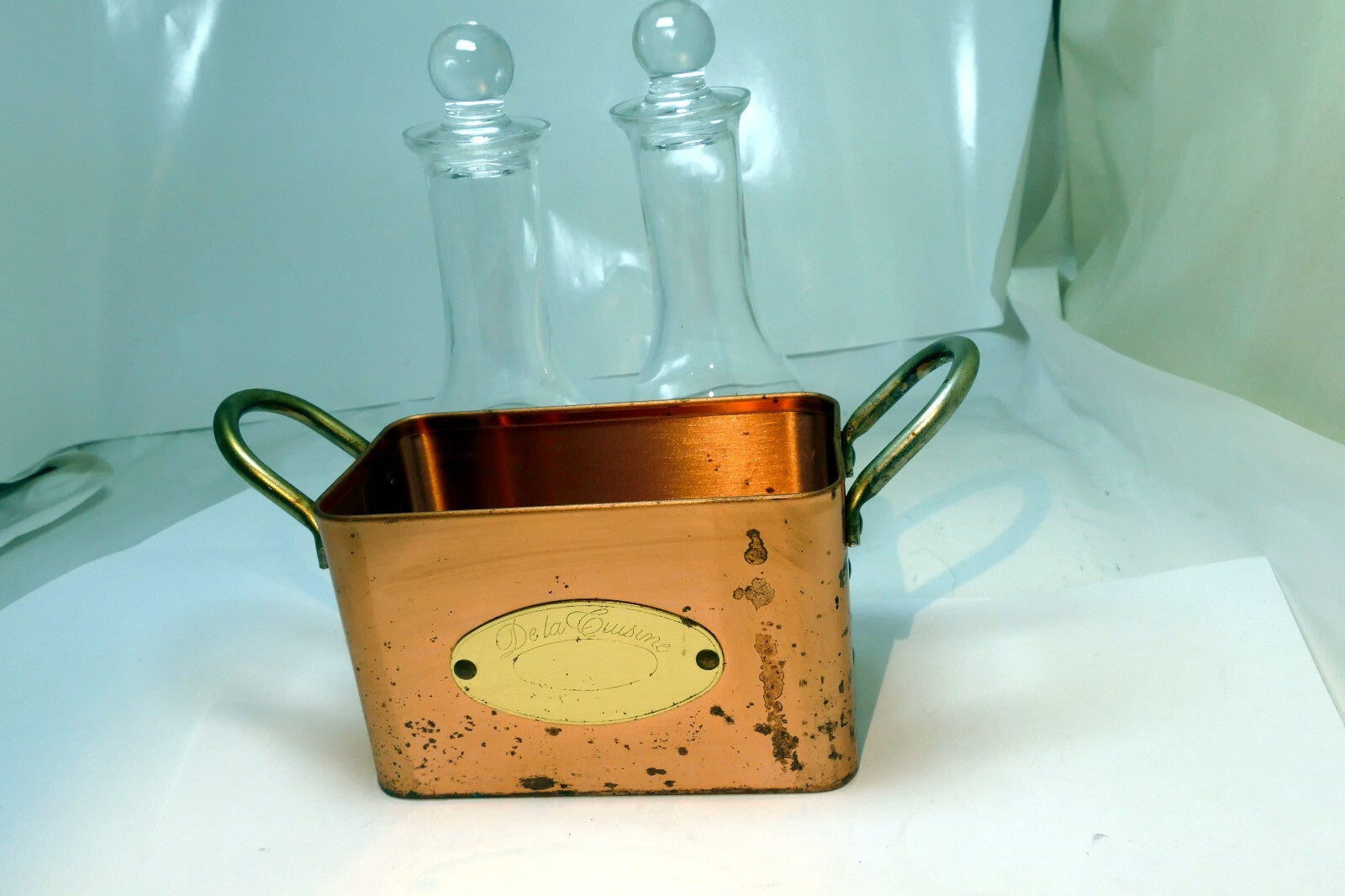 2-PC Olive Oil Vinegar cruet dispenser Set Brass Copper case holder premium