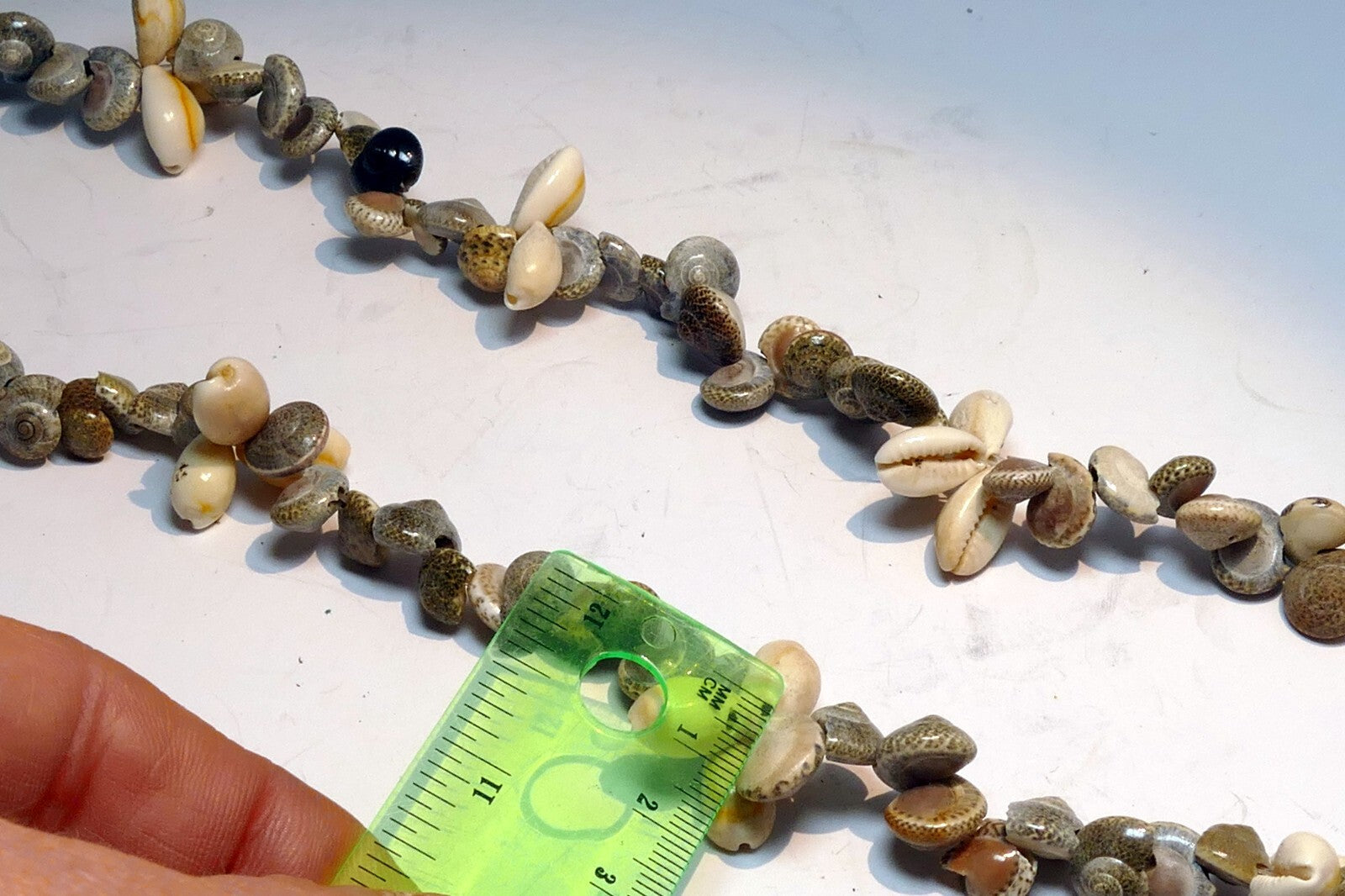 Vintage Cowrie Shell 17" Necklace Hawaiian Lei Jewelry Boho Surfer gray white