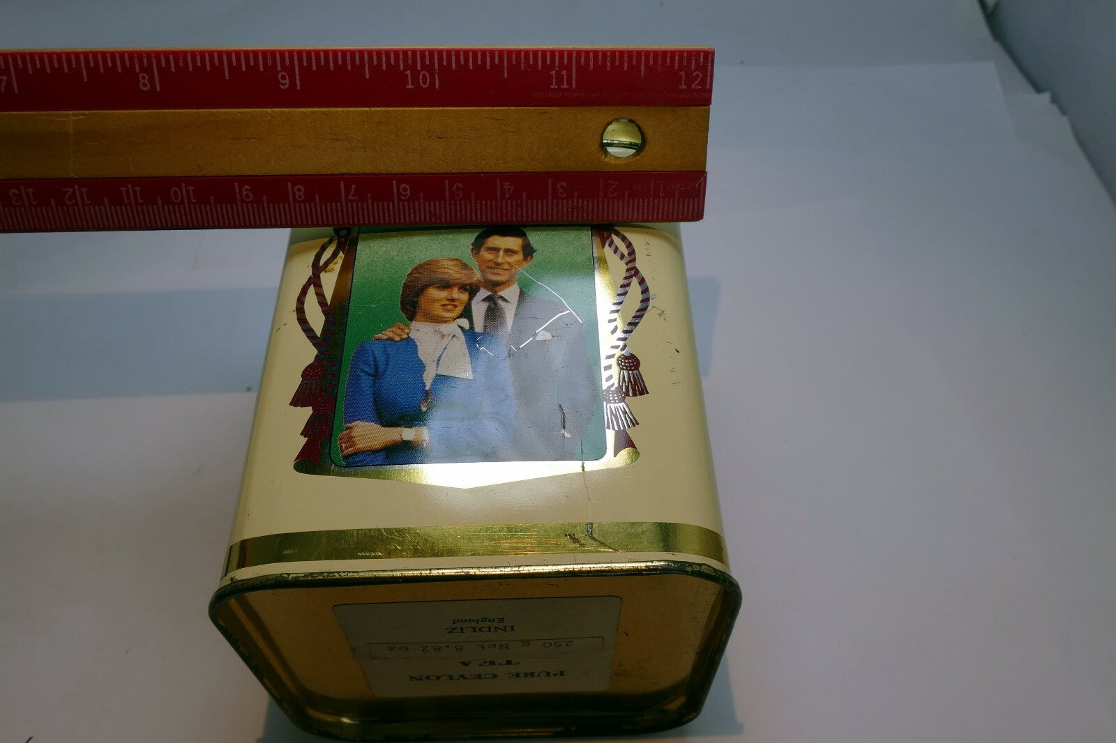 Royal Marriage Celebration Souvenir Tin 1981 Prince Wales & Lady Diana Spencer