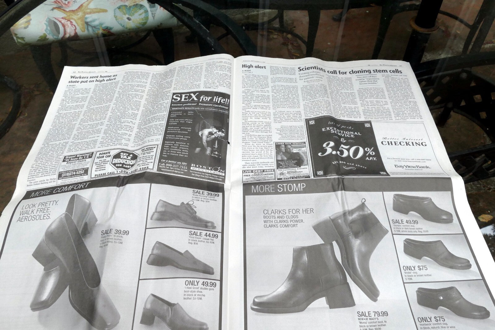 09 - 11 - 2001 San Francisco Chronicle EXTRA US Under Attack world Trade Center