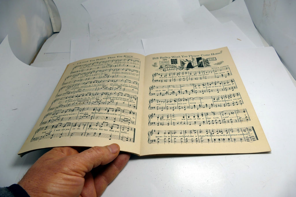 Treasure Chest of OLD TIME SONG HITS ©1935 Treasure Chest Publications, Inc