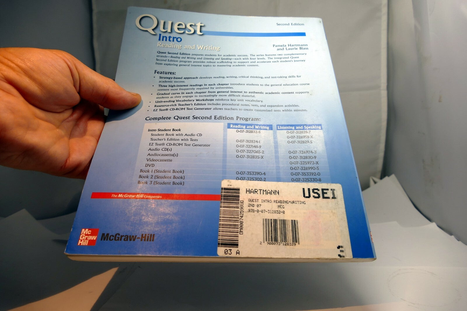 Quest Intro Reading and Writing by Laurie Blass Pamela Hartmann paperback