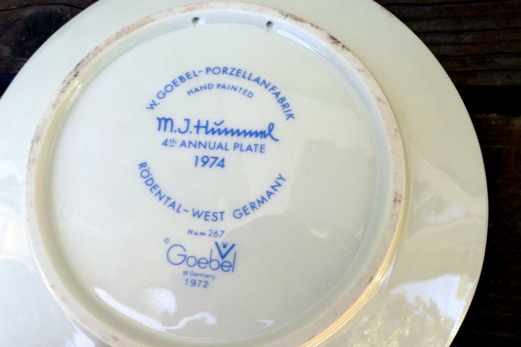 1974 M. J. Hummel Annual Christmas Plate HUM267 4th annual plate