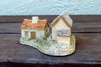 David Winter Cottages Haybarn  Handcrafted Figurine 1982 UK Great Britain
