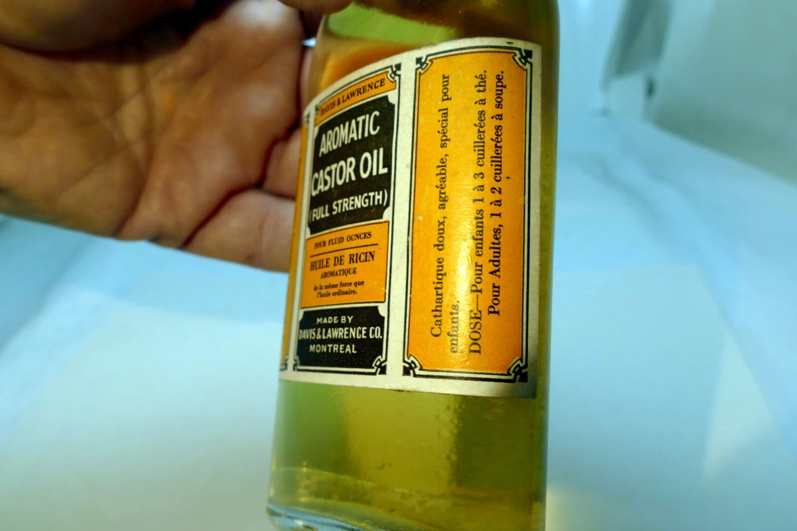 ANTIQUE BOTTLE Aromatic Castor Oil by Davis & Lawrence Montreal 4oz