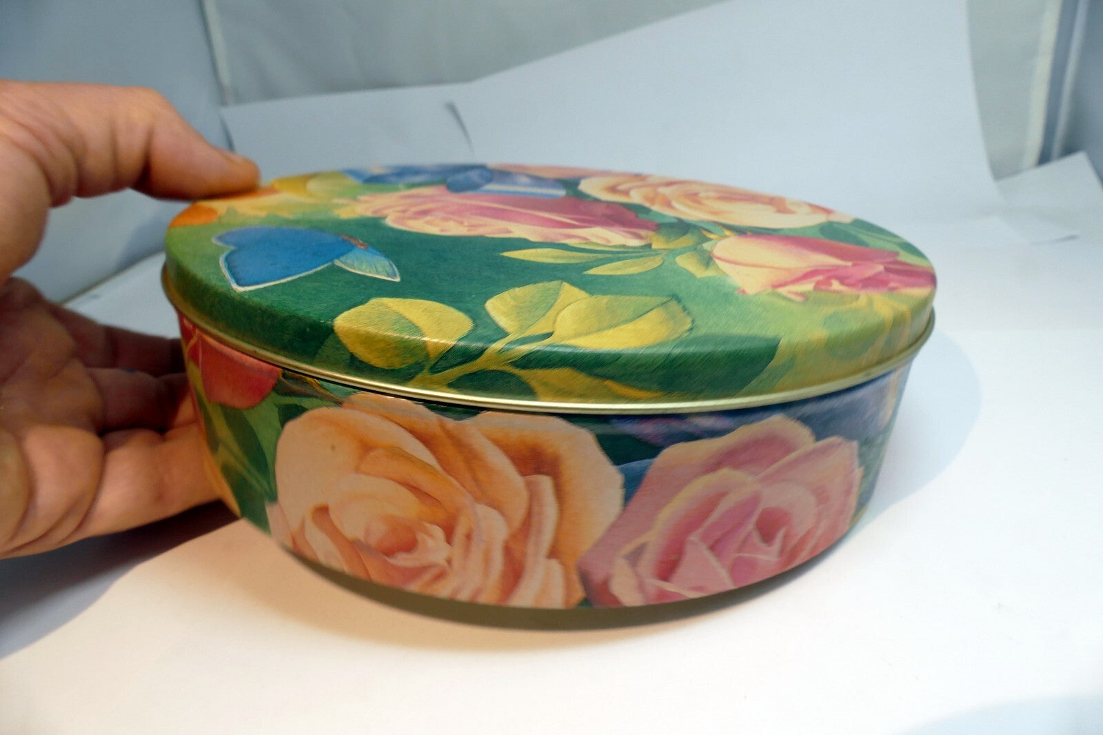 Metal Empty Tin/Container Oval 6X7" roses floral design cookie biscuit