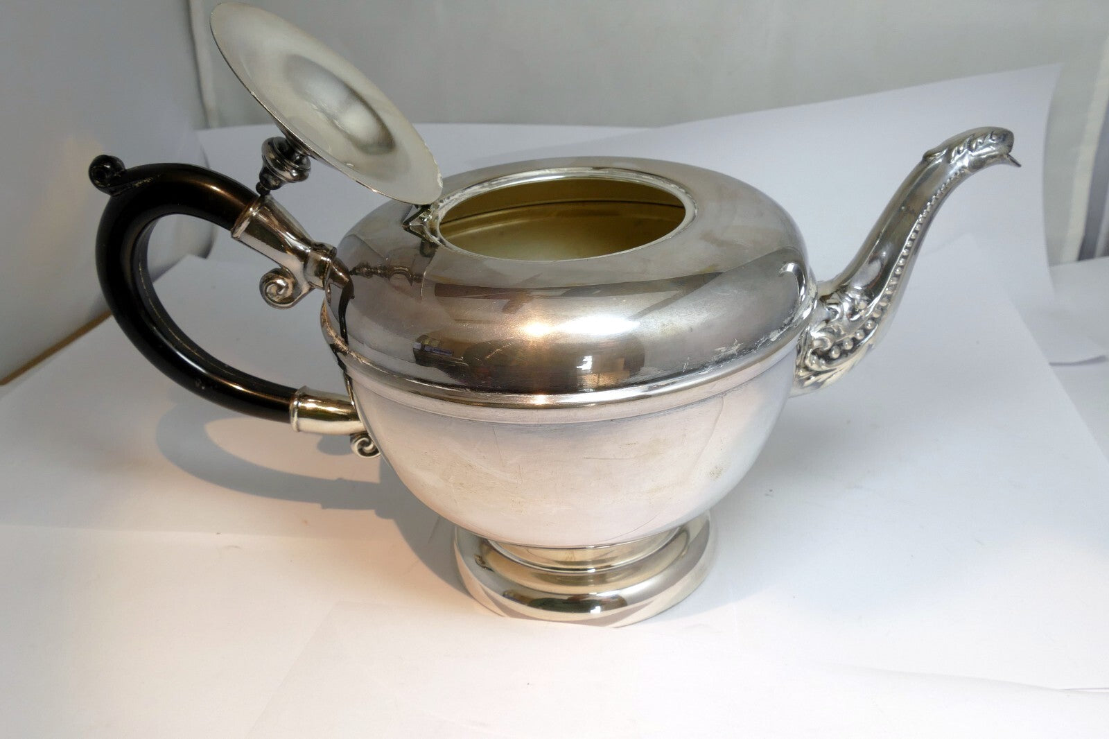 VIKING SILVER  PLATE E P COPPER TEAPOT made in Canada  Lead Mounted Tea