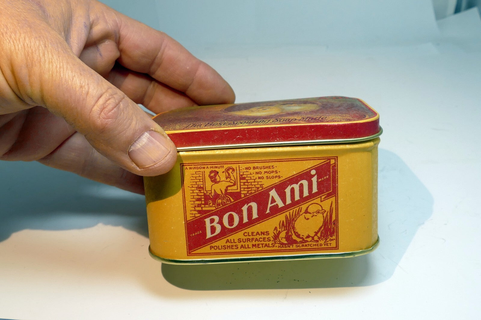 BON AMI SOAP Tin Bristol Ware 1983 Baby Chickens metal empty container 4"