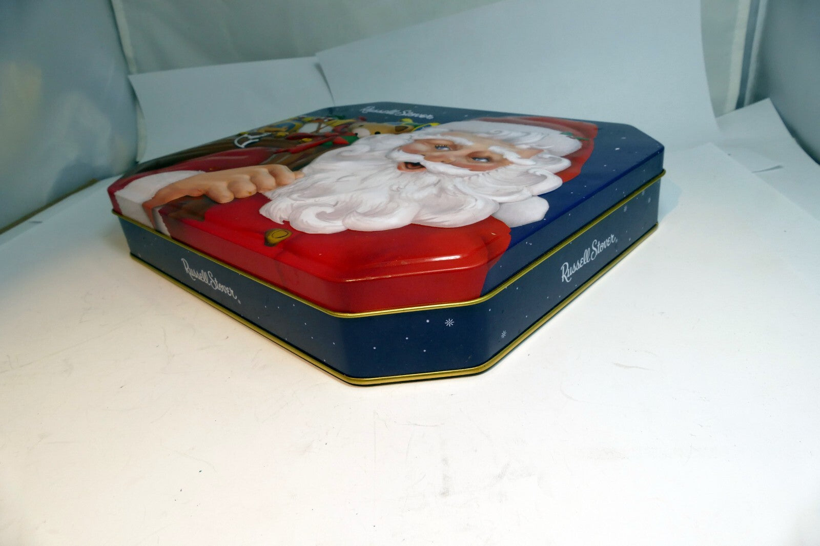 Russell Stover Chocolates Christmas Eve Tin empty container Santa Claus w/ Gifts