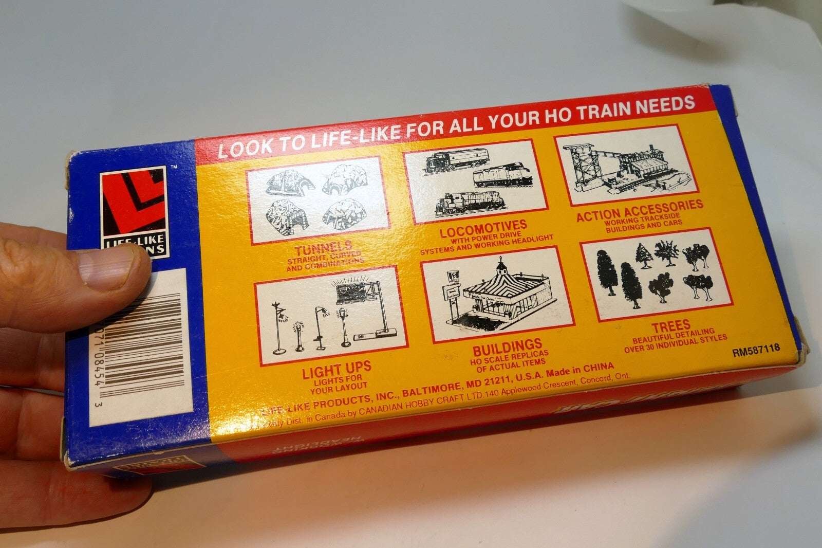 Life Like Linde Union Carbide Box Car 8475 HO Scale