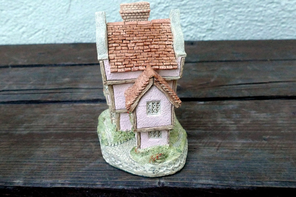 David Winter  SUFFOLK HOUSE Hand Painted Made in England