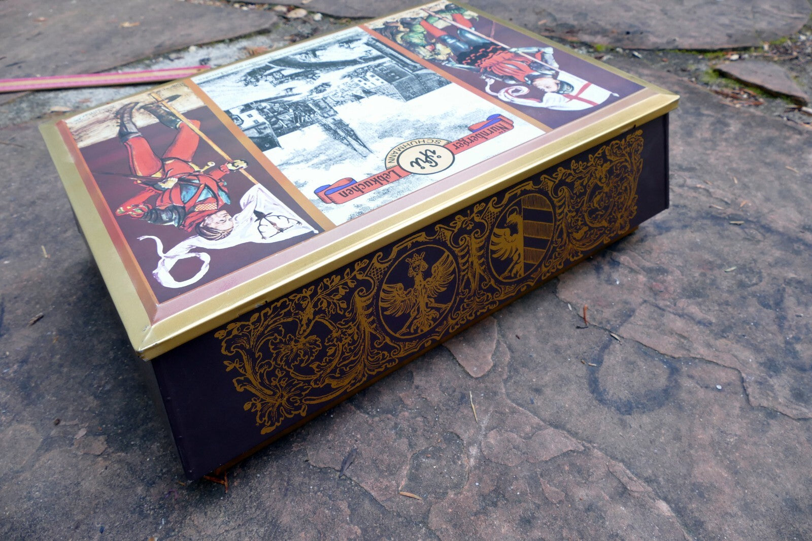 German Tin Box Schumann Nürnberger Burg Lebkuchen 12X15X5" large knight metal