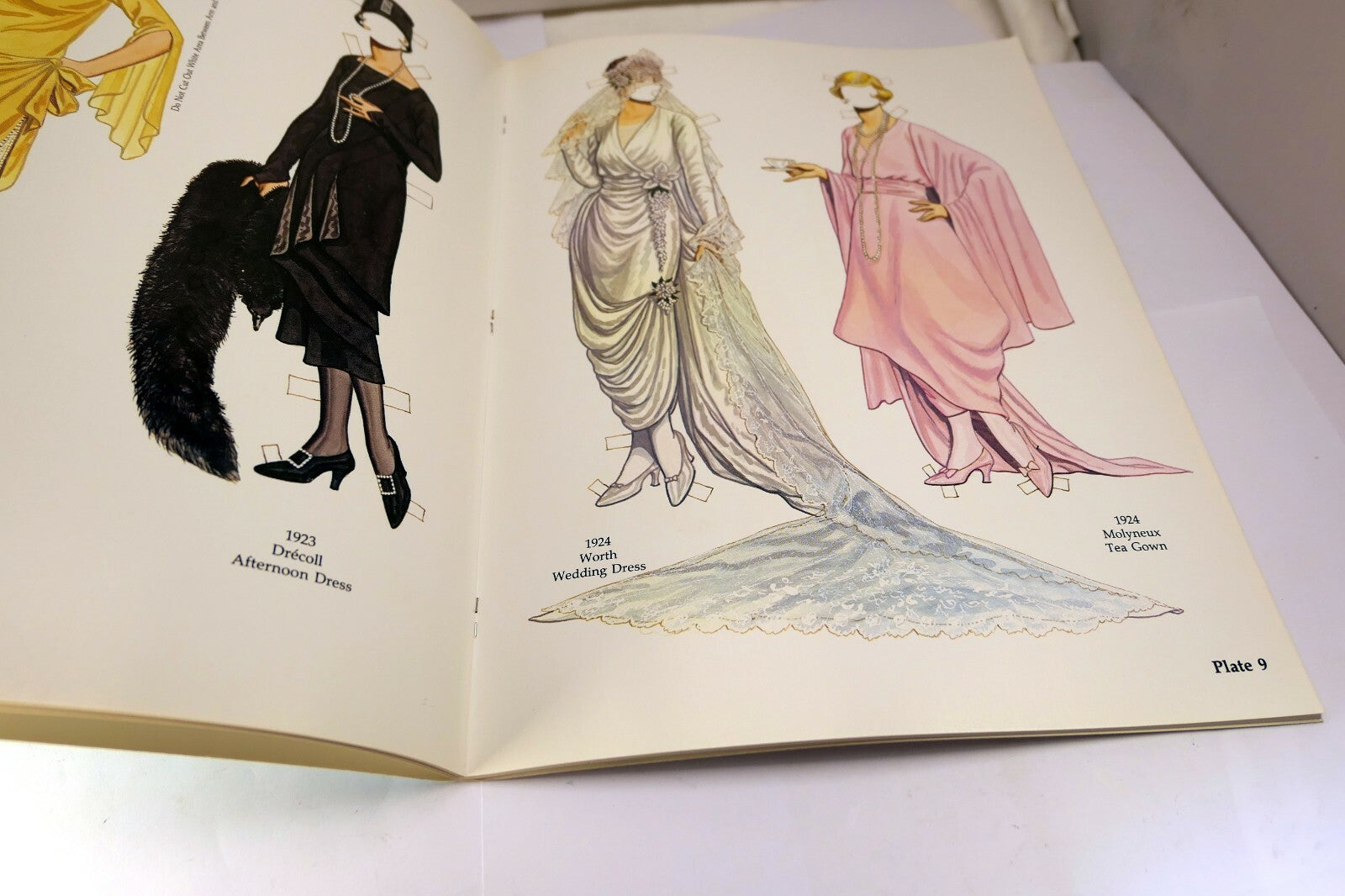 Dover Paper Dolls: Great Fashion Designs of the Twenties Paper Dolls by Tierney