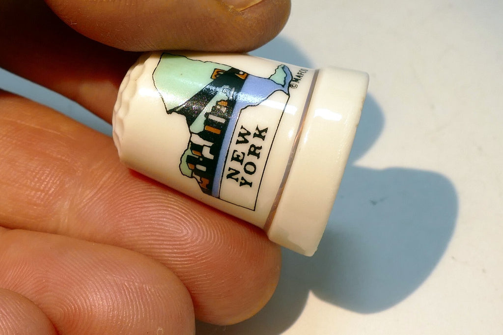 Porcelain New York Brooklyn Bridge Souvenir Thimble