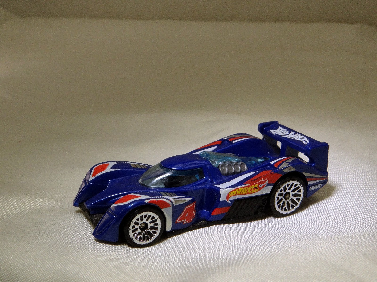 Hot Wheels 24 Oups 2010 Mattel Malaysia