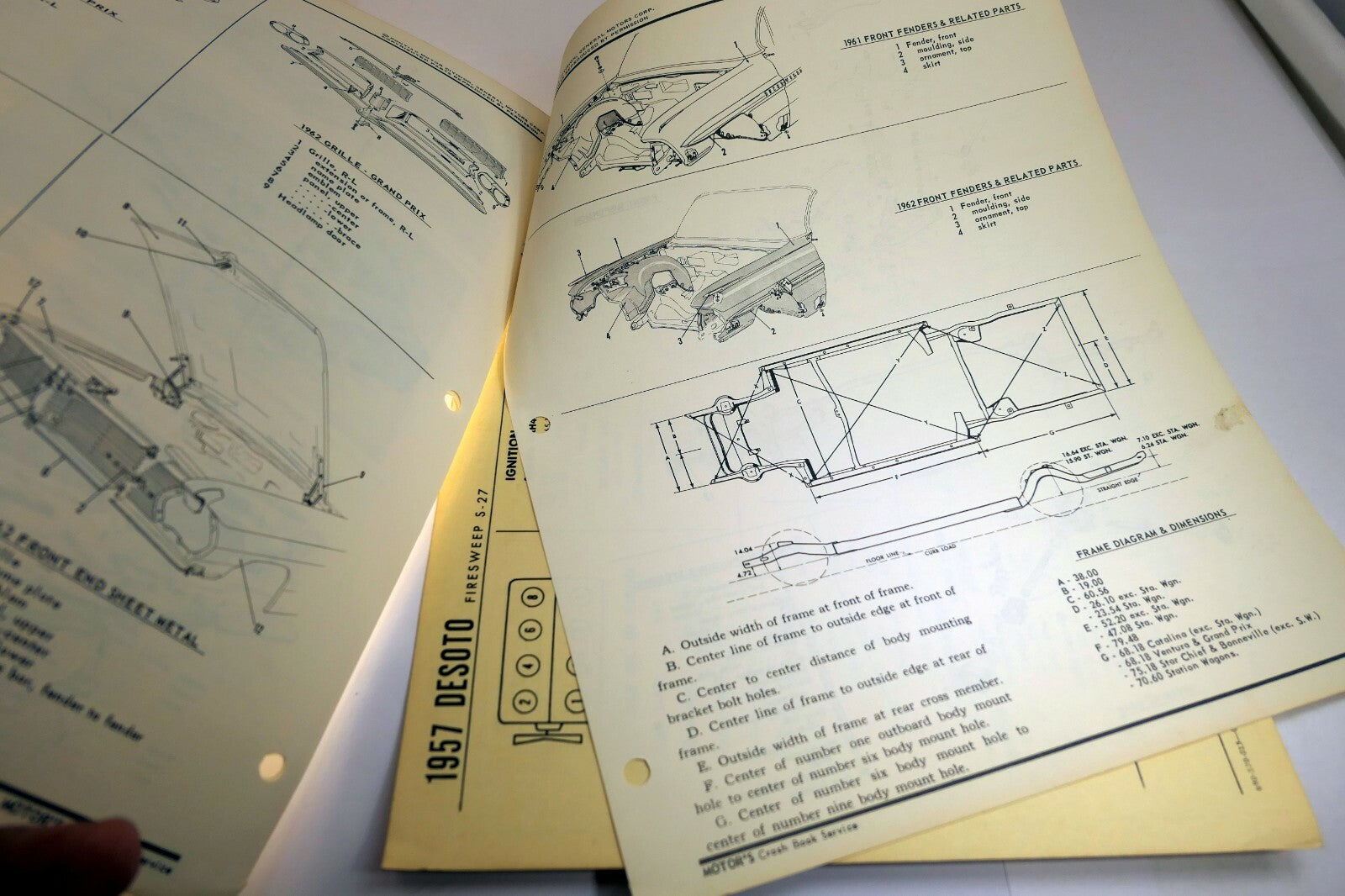 Pontiac 1961-62 Motor Crash Book Service Identification sheet chart