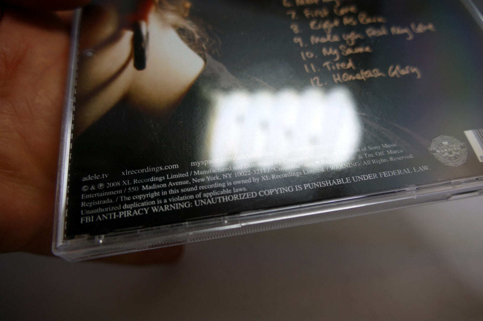 Adele 19 CD - Case with cracks