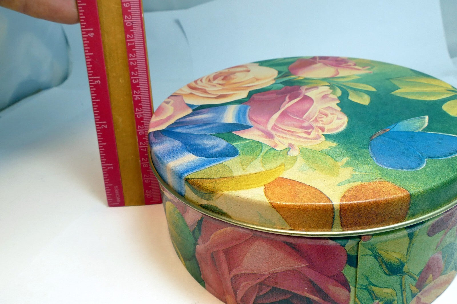 Metal Empty Tin/Container Oval 6X7" roses floral design cookie biscuit