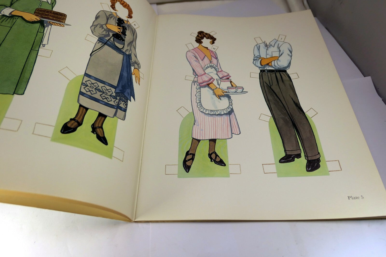 American Family of the 1920s Paper Dolls in Full Color by Tom Tierney (1989, Pap