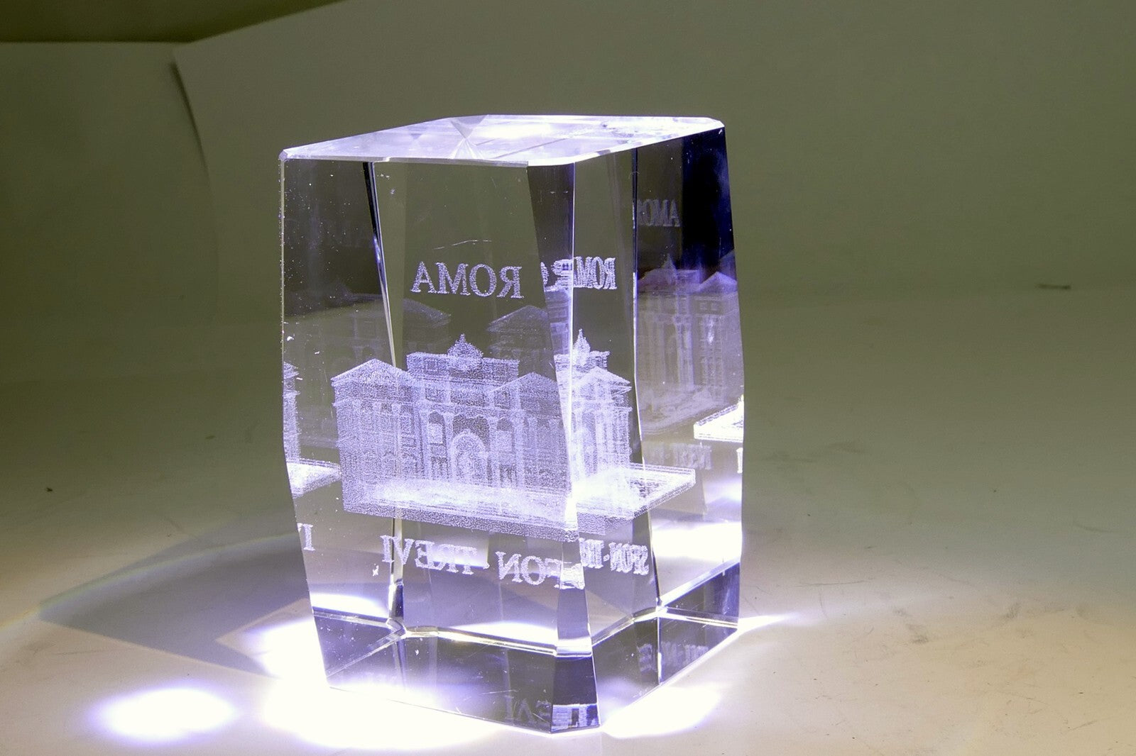Rome Roma Laser Etch Glass Paperweight  Fontana Trevi  Fountain 3X2X2" crystal