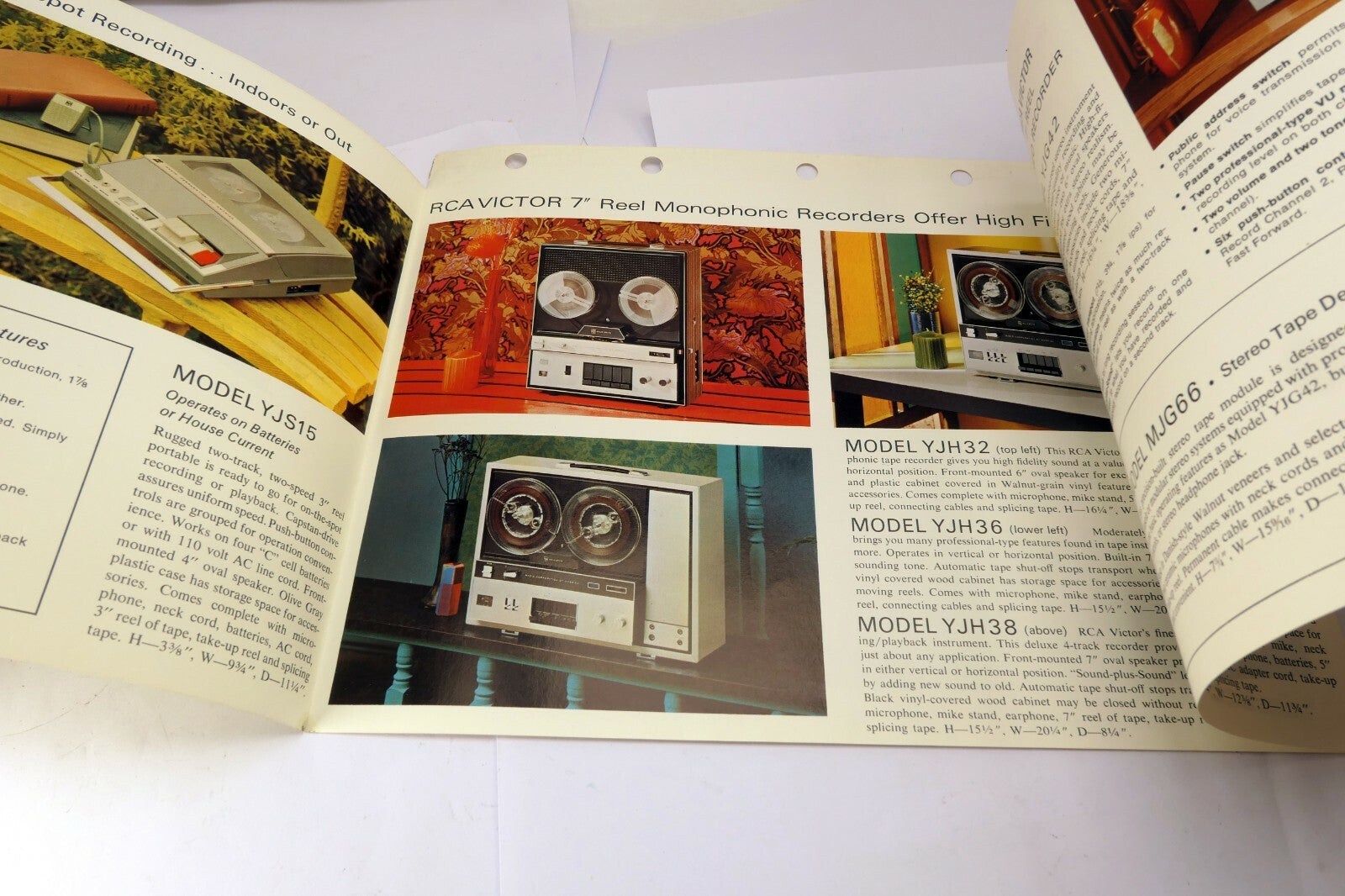 RCA CATALOG Brochure Ad YJG52 Solid State tape Recorders Players