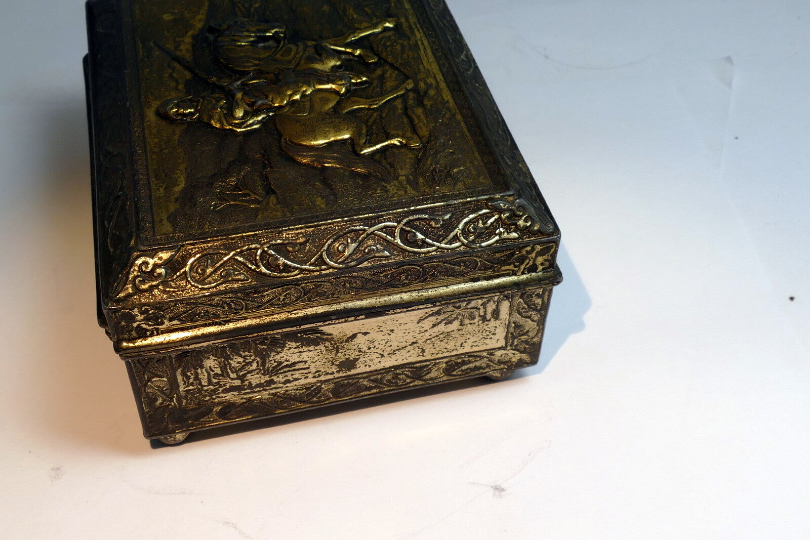 Metal Jewelry Cigarette Tobacco Box JAPAN Soldier w/ rifle musket horse Trinket