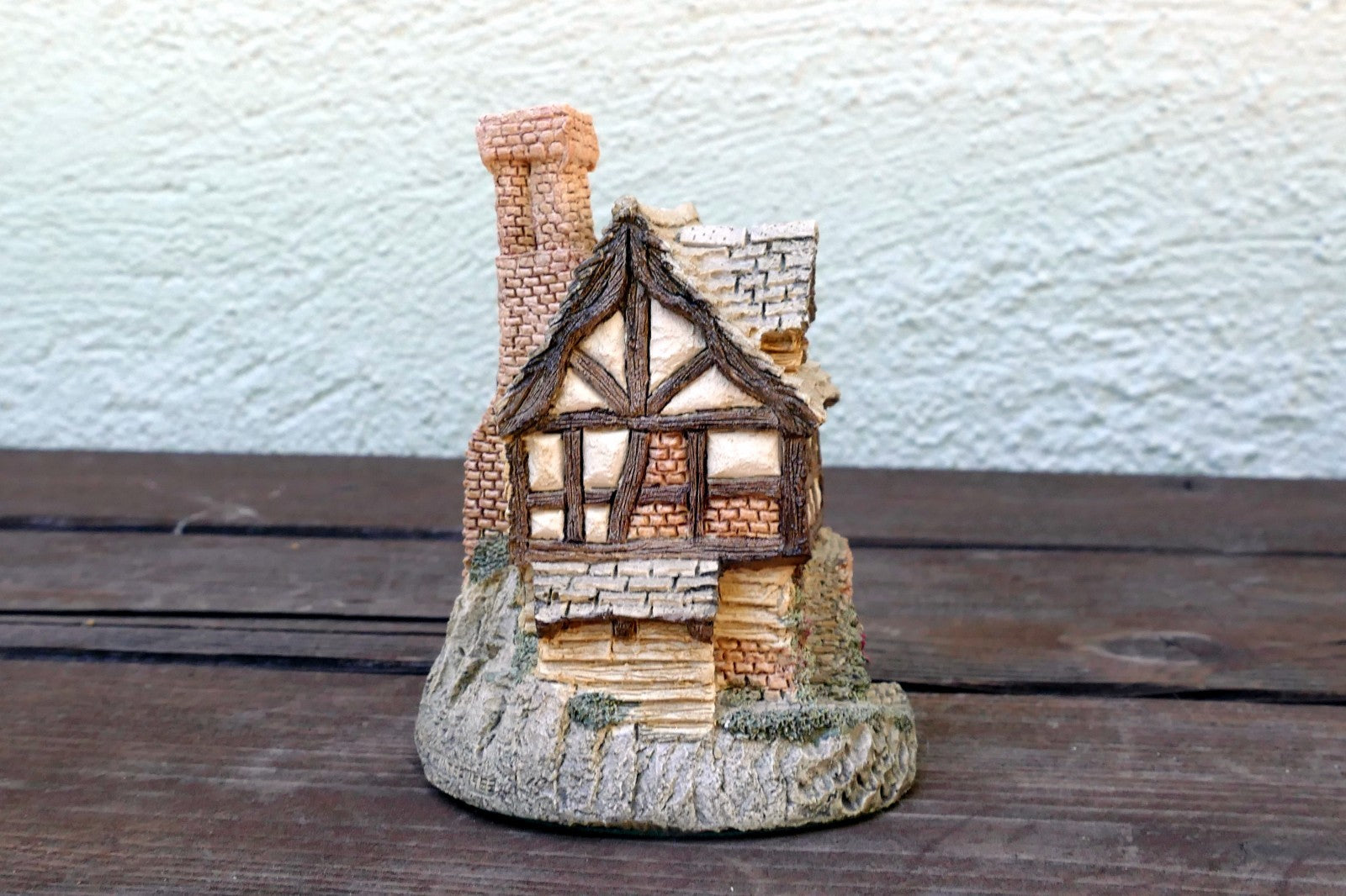 David Winter Cottages The Bakehouse Handcrafted Figurine 1983 UK Great Britain