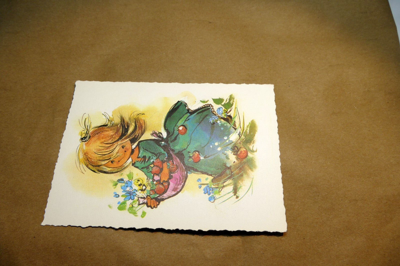 Adolf KORSCH VERLAG Postcard Munchen Girl with Flowers Berries - Unposted Art