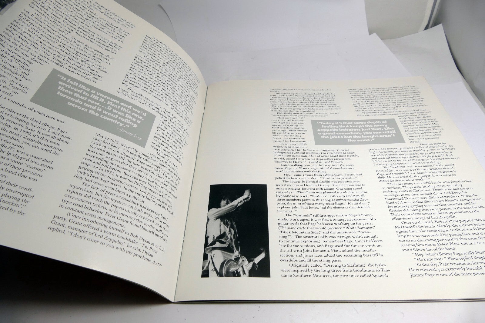 Led Zeppelin  booklet  Inlay from LP 1990 82144  36 pages with fold out poster
