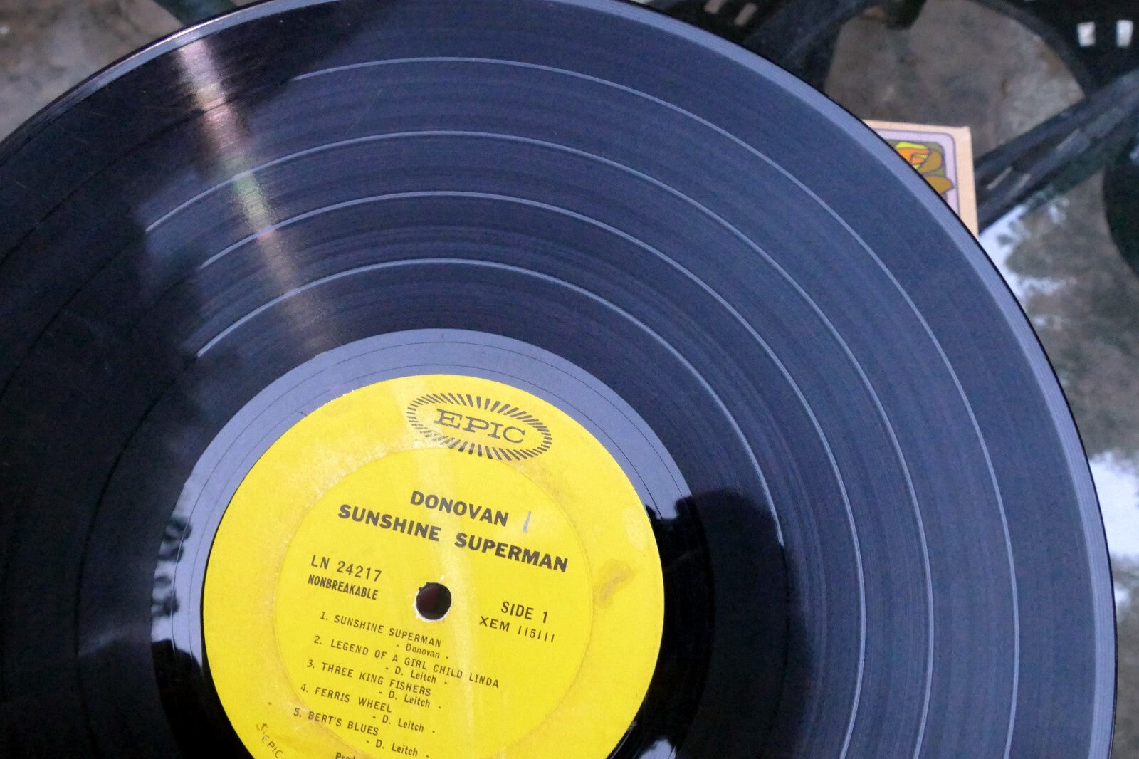 DONOVAN SUNSHIME SUPERMAN EPIC LN 24217 MONO  LP  - poor condition