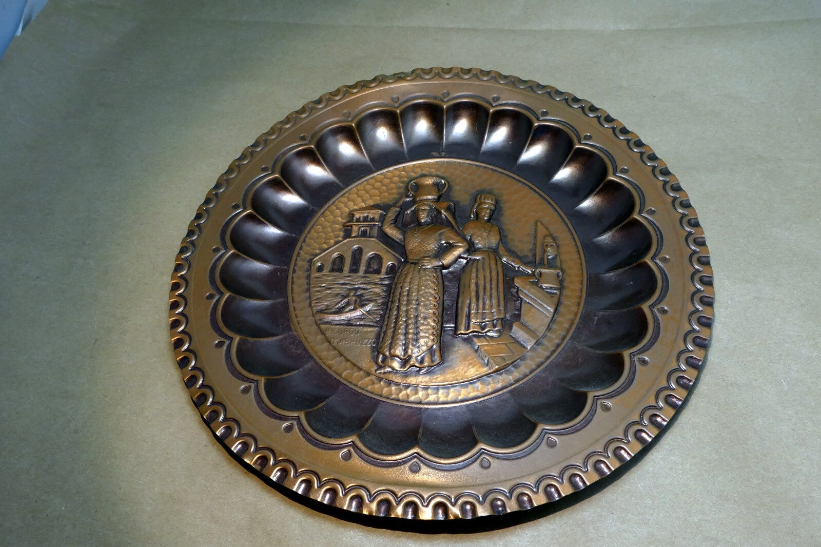 Ricordo D’Abruzzo 3D Copper 10" Plate hanging Wall Art decor Italy lady