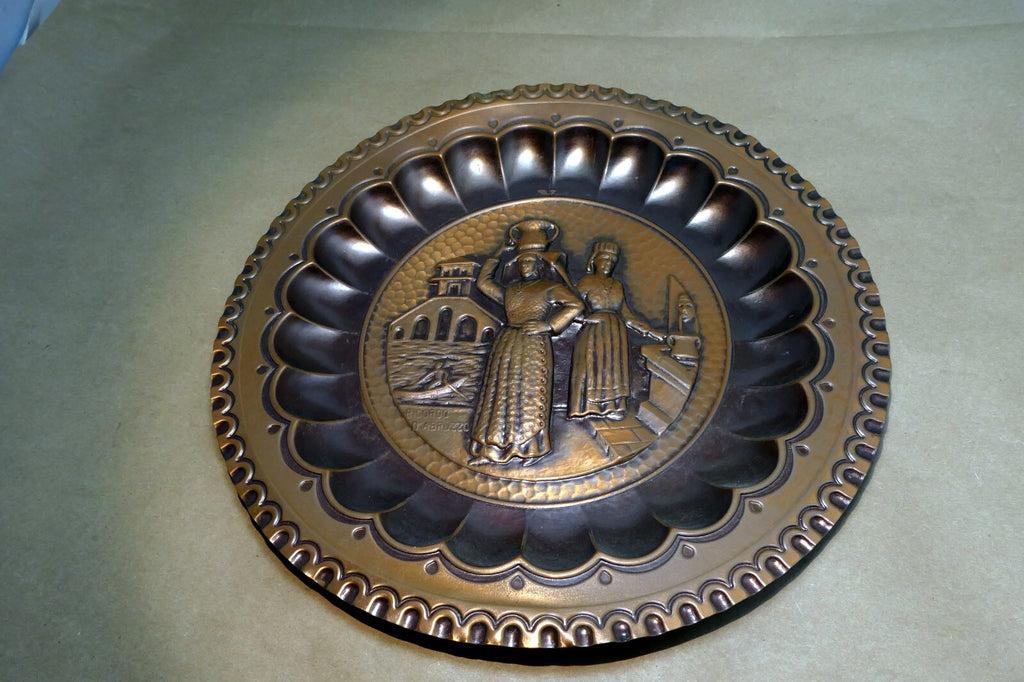 Ricordo D’Abruzzo 3D Copper 10" Plate hanging Wall Art decor Italy lady