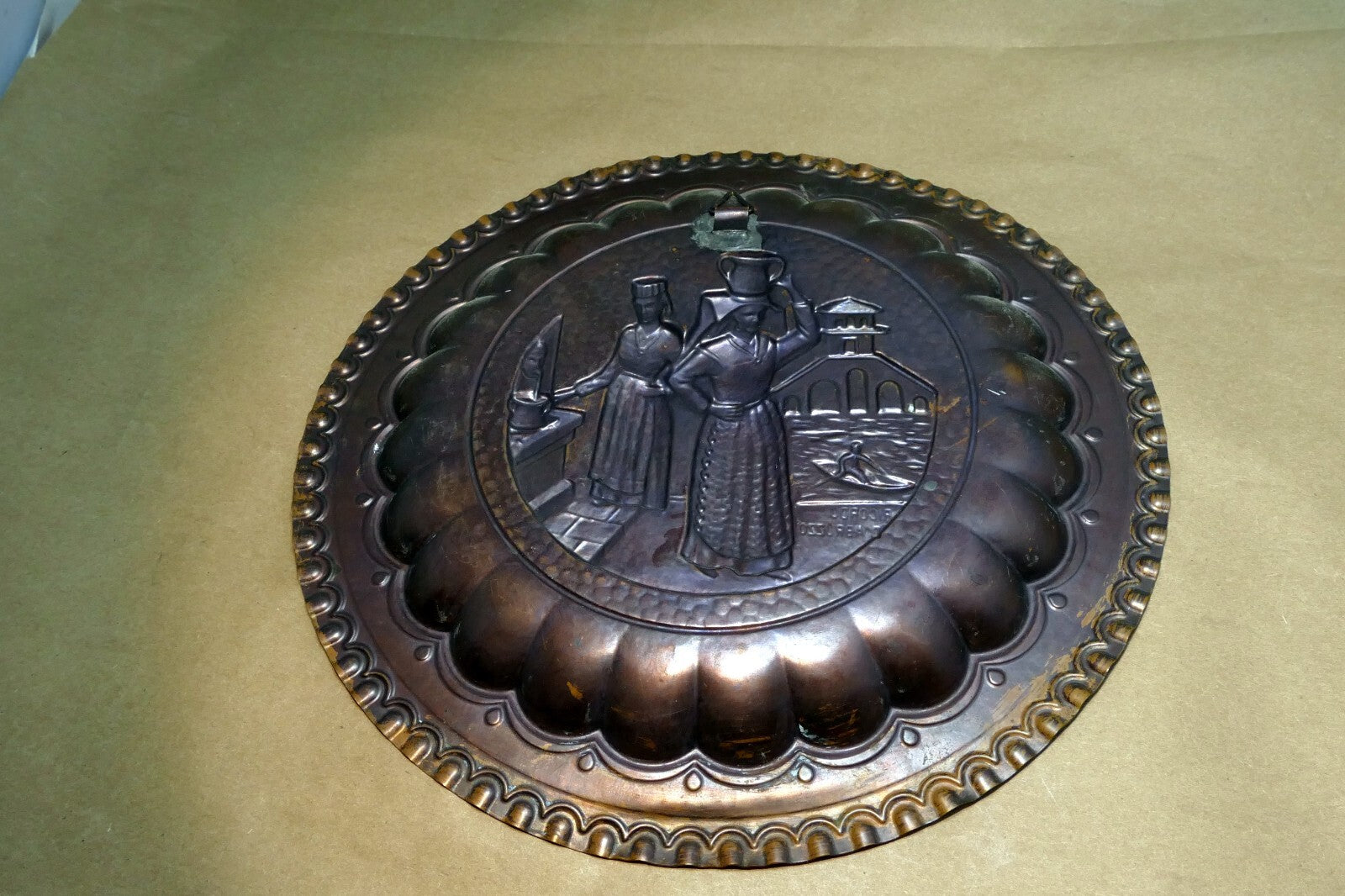 Ricordo D’Abruzzo 3D Copper 10" Plate hanging Wall Art decor Italy lady