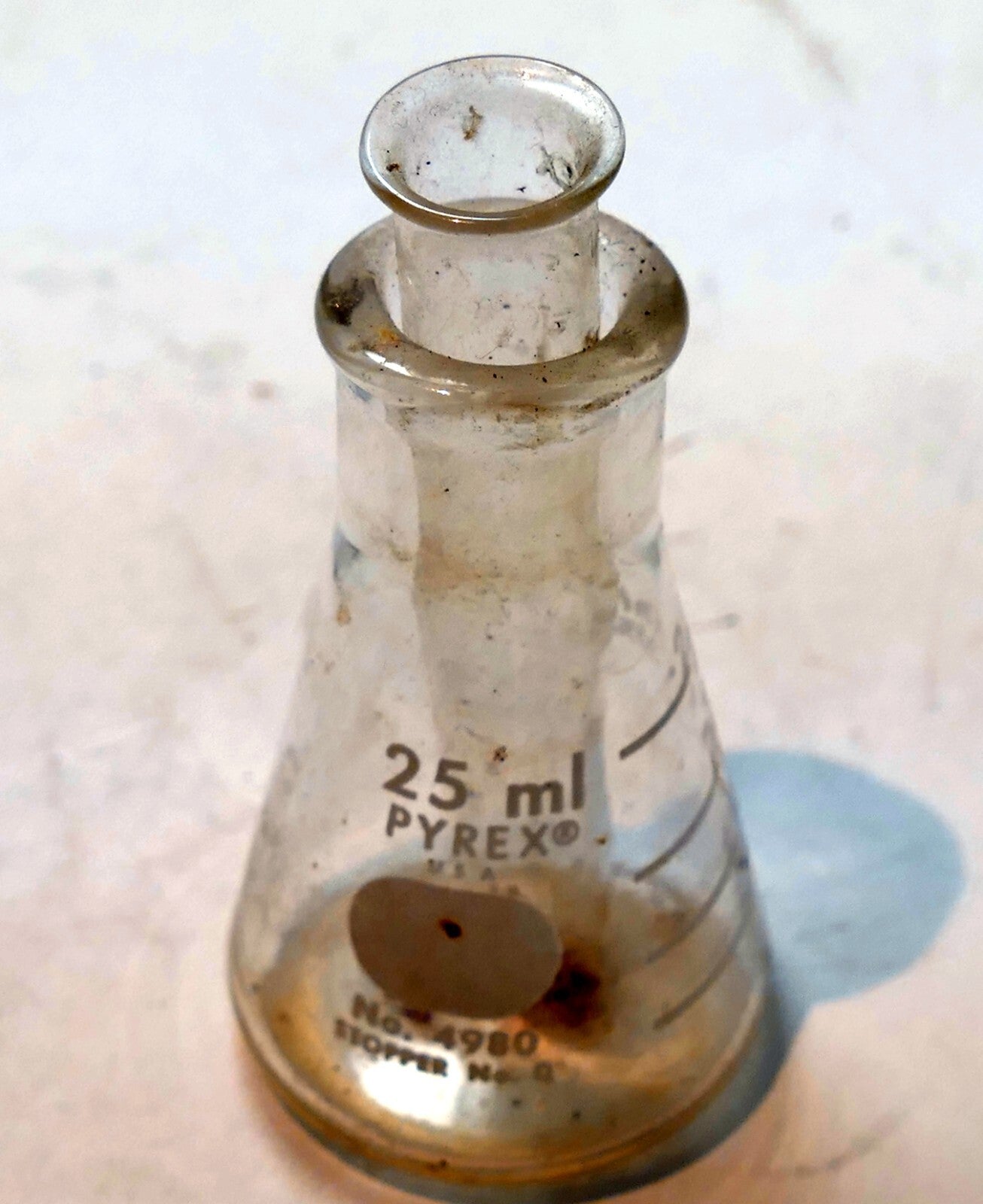 25 ml volumetric flask mercer/pyrex glass vintage 4980 with tube