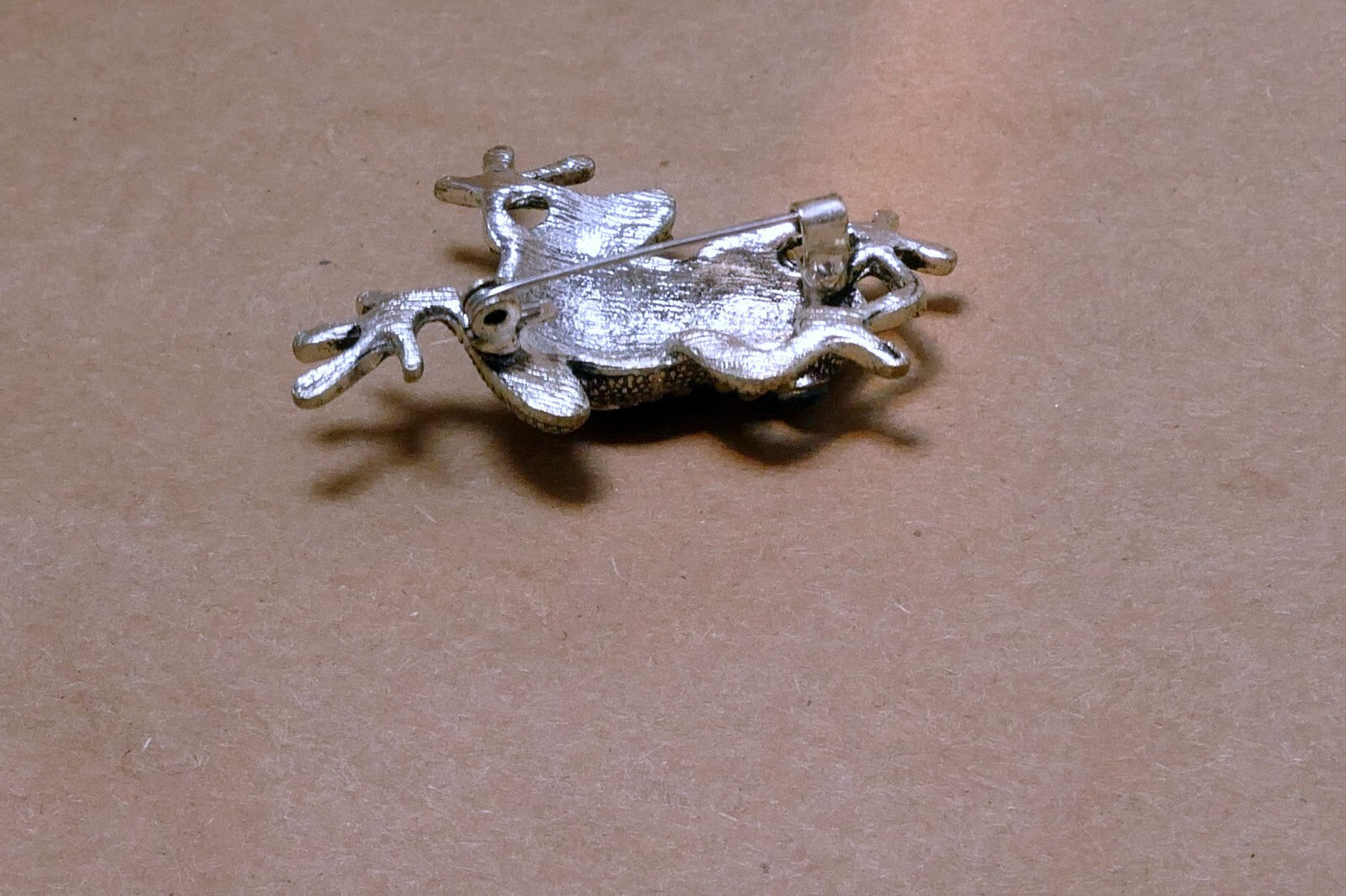 Vintage Frog Brooch Pin Brooch Silver Tone Jeweled  sparkling