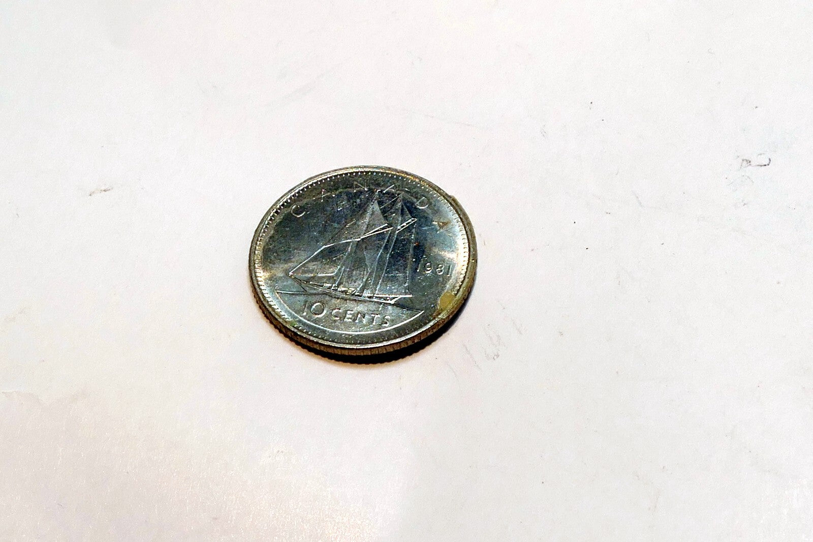 1981 Canadian 10 Cent Dime Coin circulated