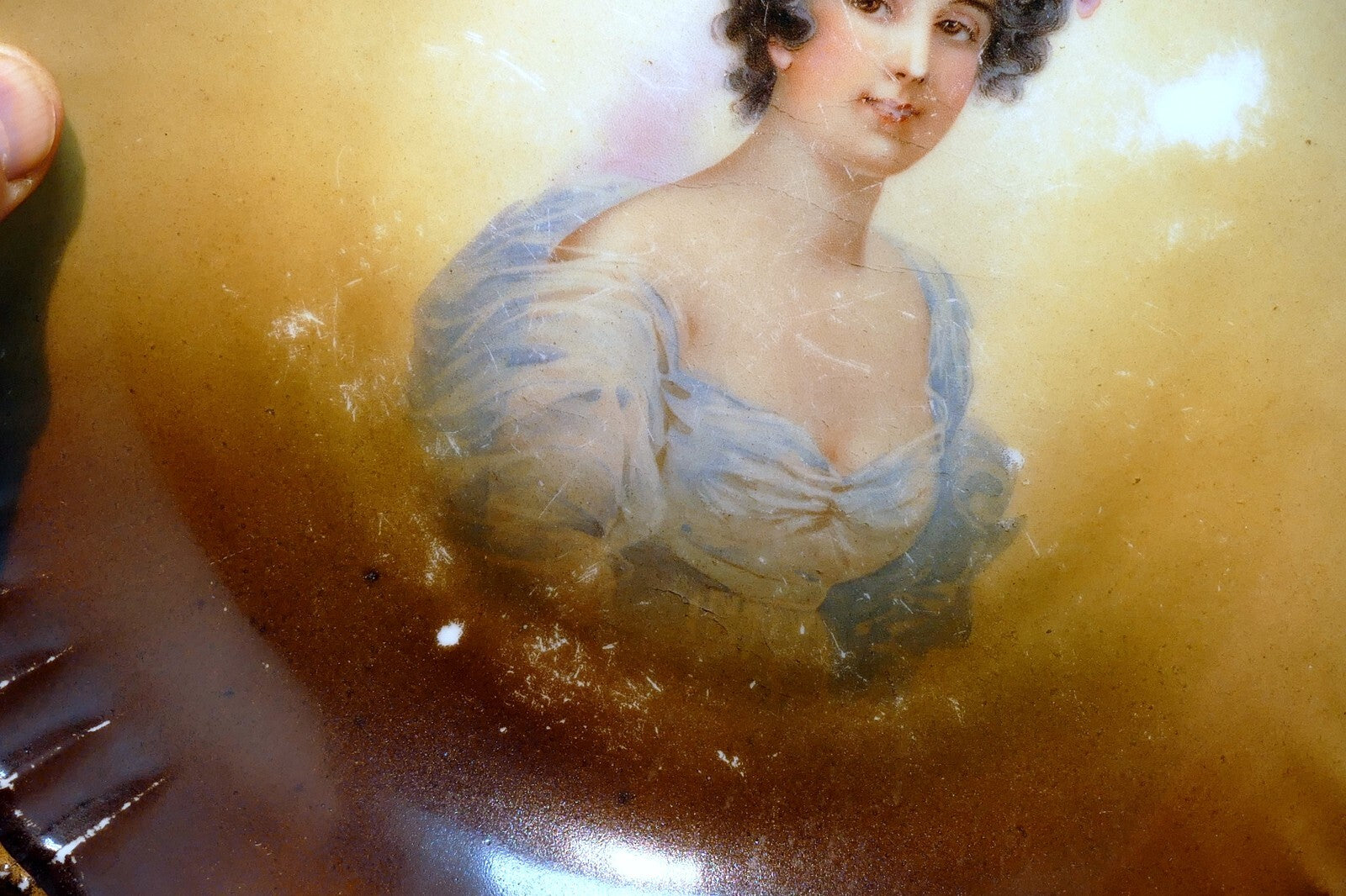 Victoria AUSTRIA HAND PAINTED, SIGNED PORTRET PLATE 9 1/2" Antique