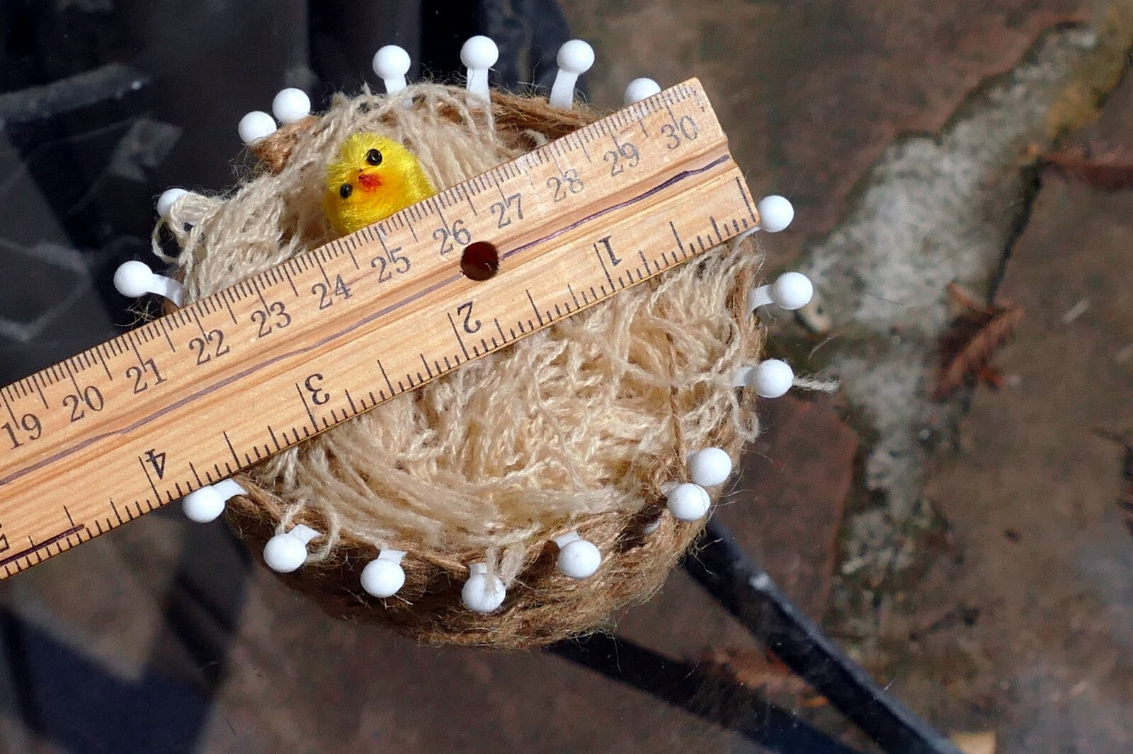 EASTER BONNET BASKET with yellow bird 4X4" for eggs