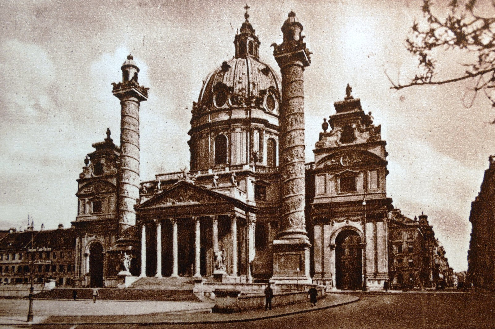 Wien   karlskirche postcard austria 1930's   unposted