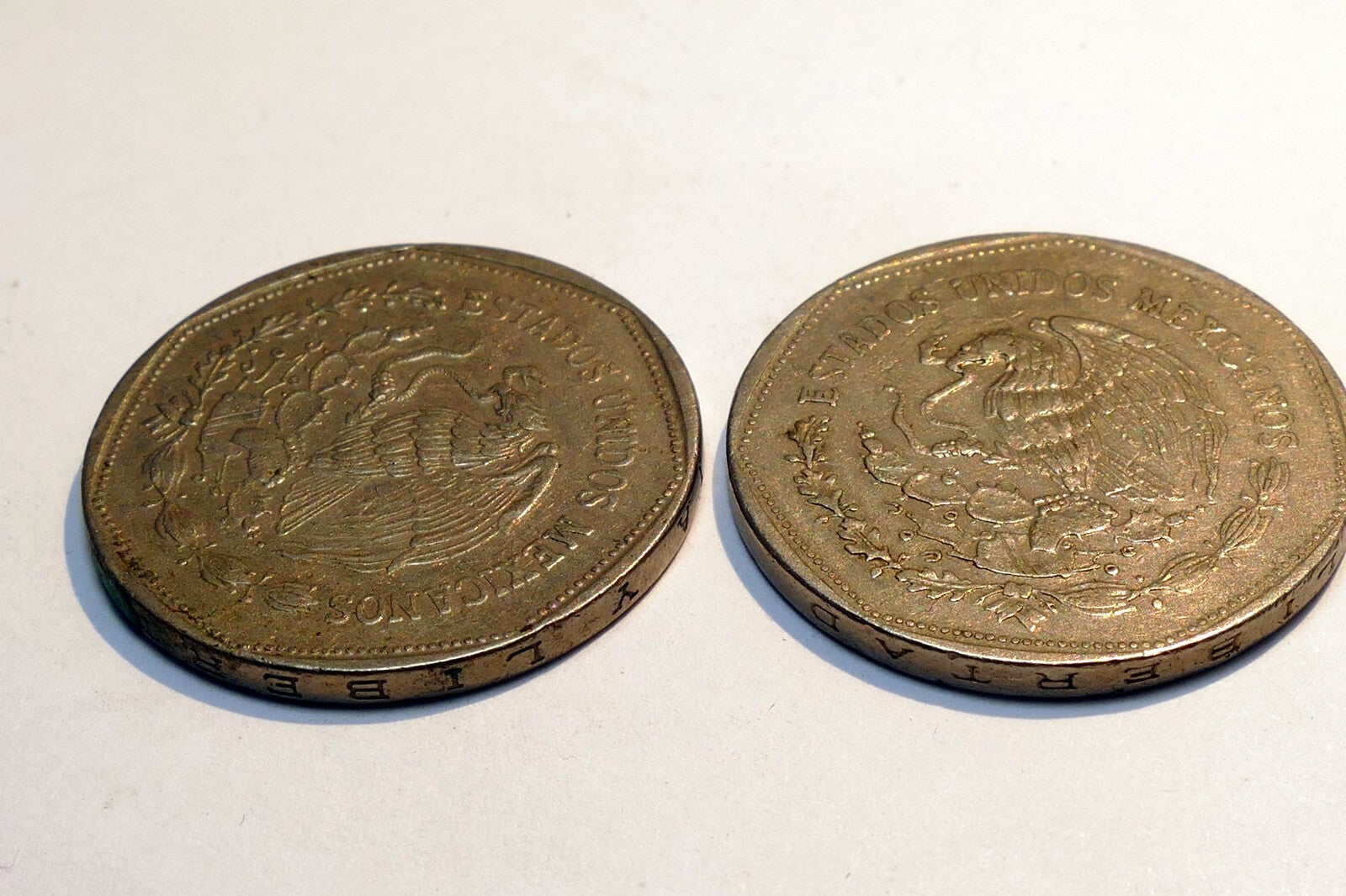 1980 BANCO OF MEXICO $5 PESOS COIN ( 2 pack lot of two)