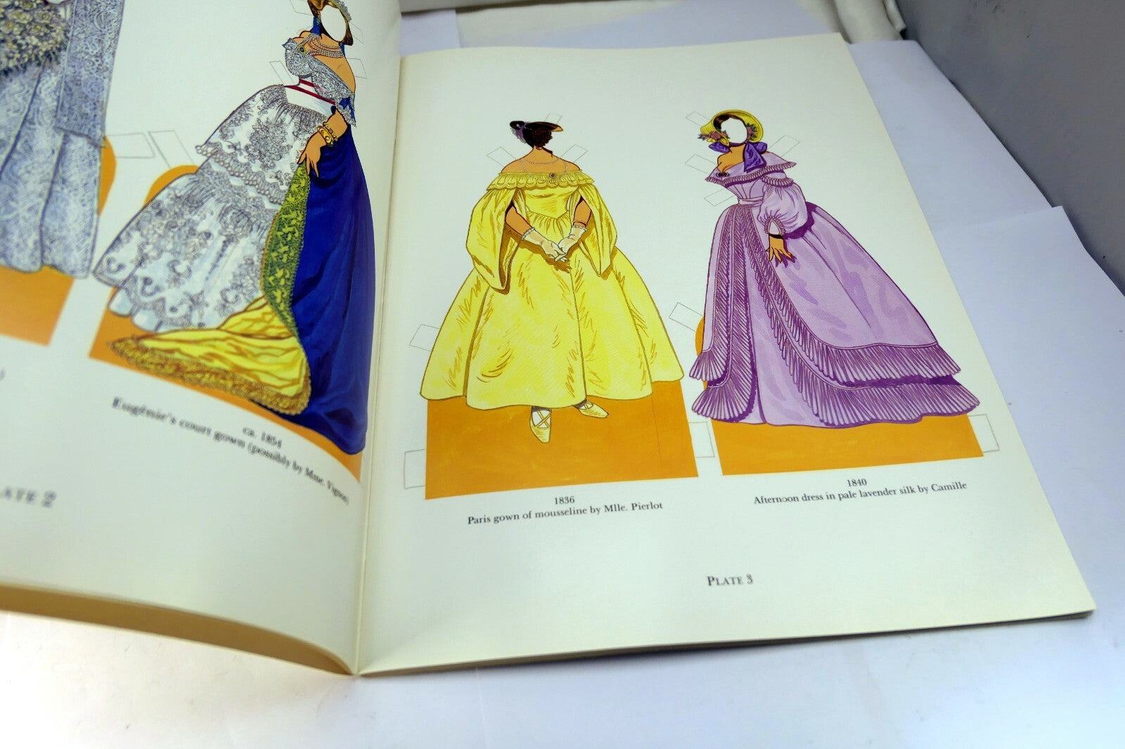 Dover Victorian Paper Dolls: Great Fashion Designs of the Victorian Era