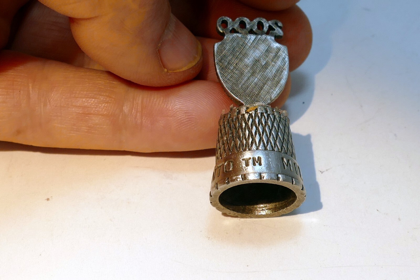 Thimble Souvenir Hand Crafted The Alamo 2000 Millennium Texas US metal