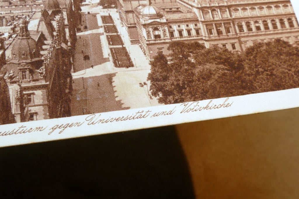 Vienna  Rathaus  1930's postcard Austria - unposted