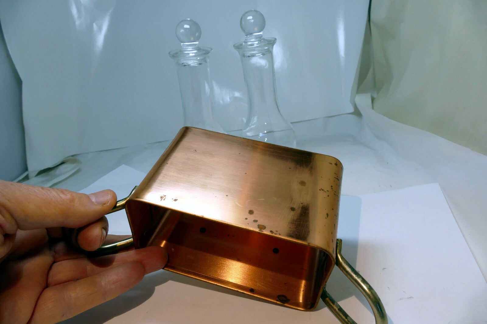2-PC Olive Oil Vinegar cruet dispenser Set Brass Copper case holder premium