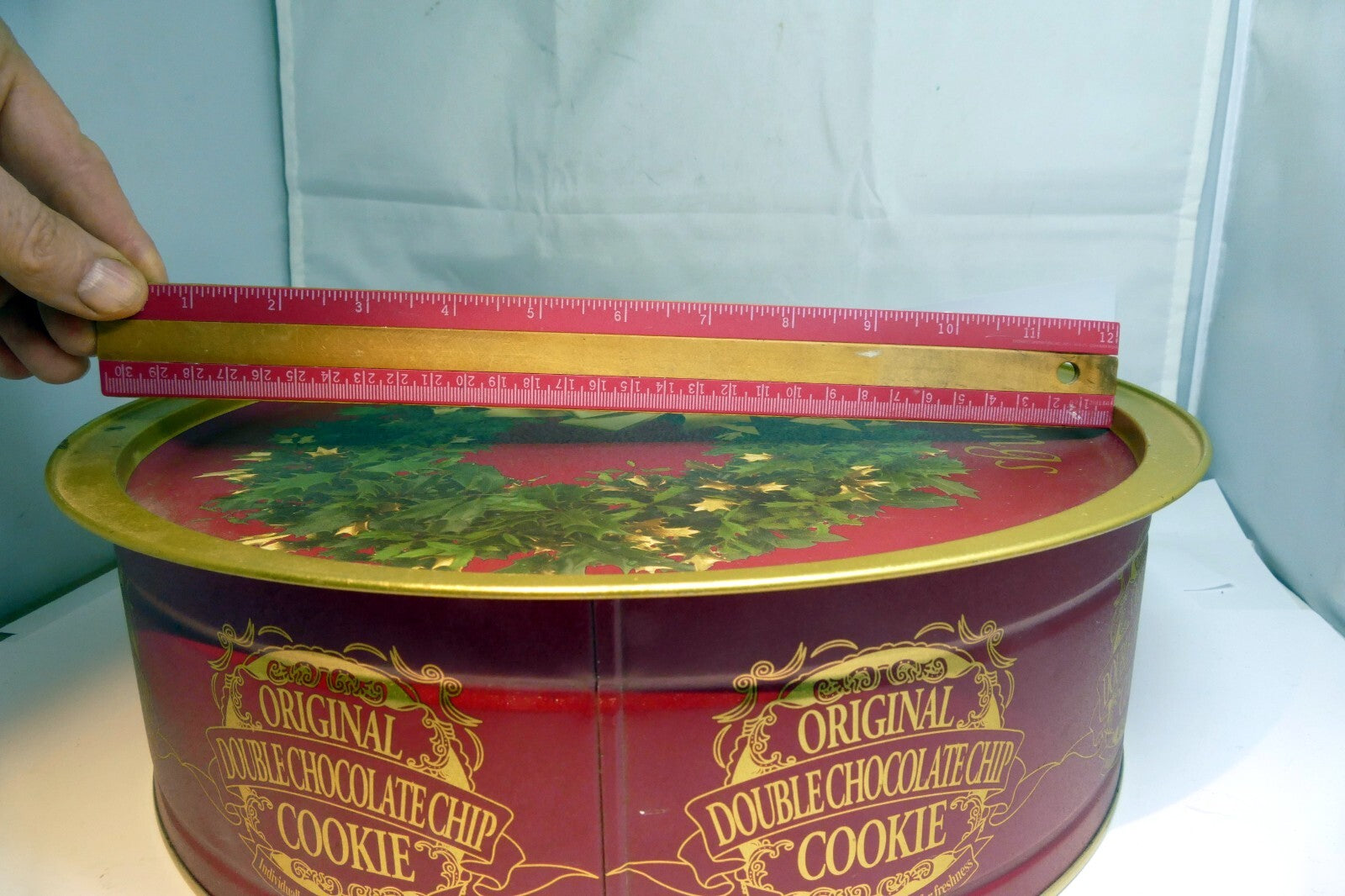 Double Chocolate Chip Cookie Christmas Eve Tin Large 12X12" Round  Wreath Bow