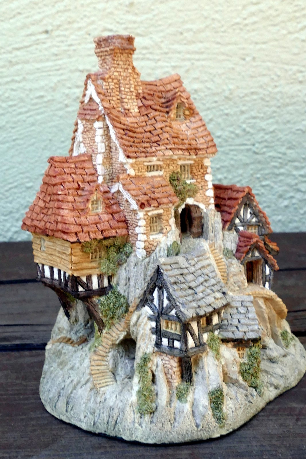 David Winter Cottages"The House on Top" Hand Painted 1982