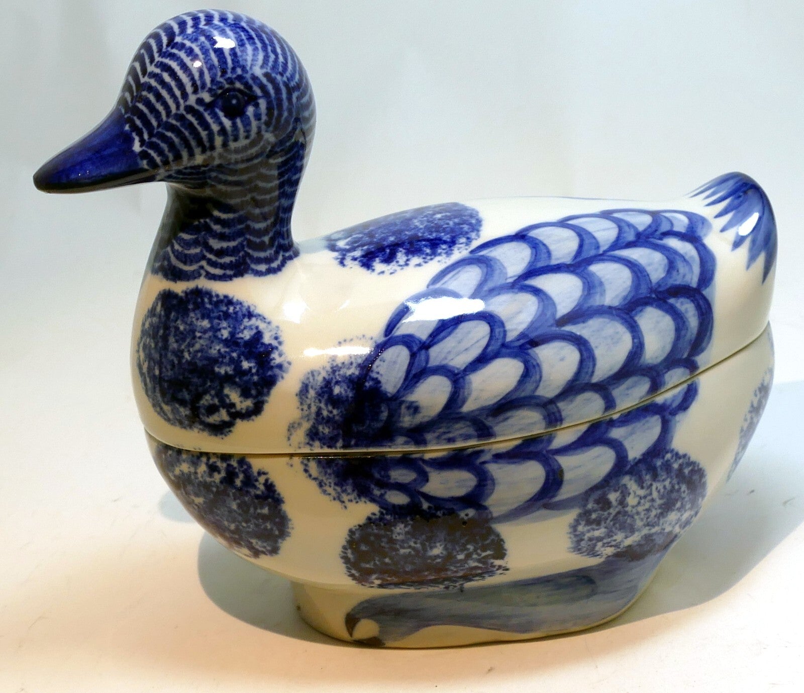 Vintage ceramic duck goose hand painted blue & white trinket box 6x4"